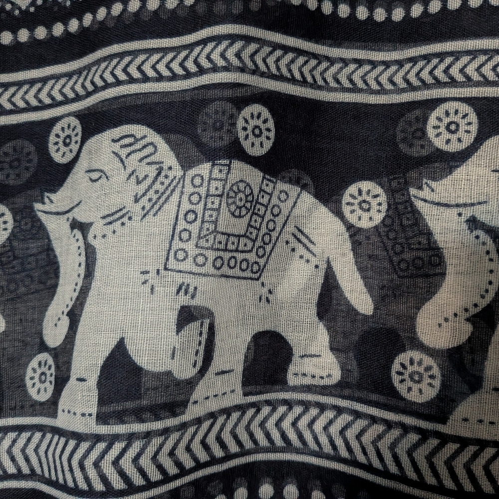 Beautiful Elephant Scarf - Picture 6 of 8